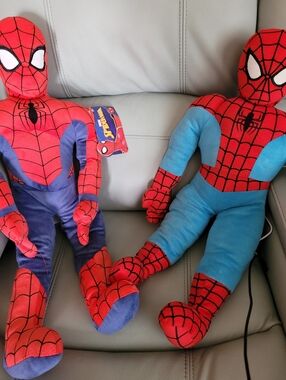 2 SPIDERMAN PLUSH STUFFED TOY ONE BRAND NEW SUPERHERO MARVEL MOVIES ACTION TOYS